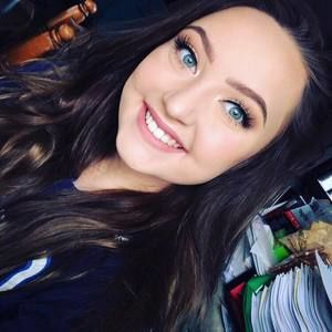 Meet your Posher, Carly